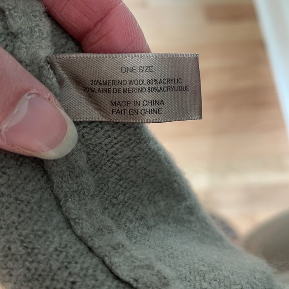 Poncho - Picture 4 of 4